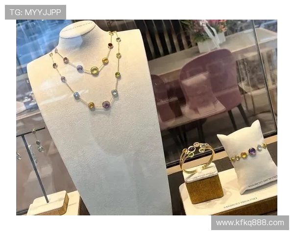 《珠光宝气》：一场关于珠宝、人生与情感的华丽盛宴